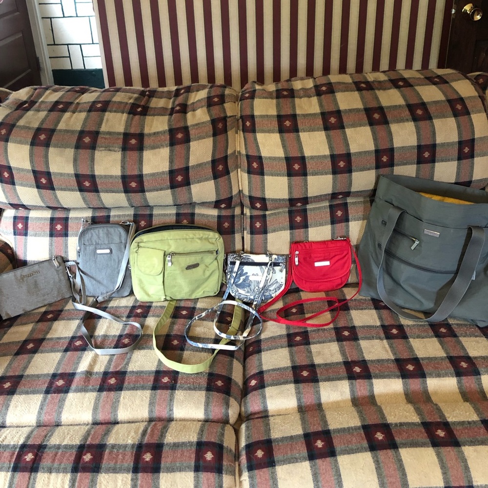 Baggallini Lot!! Tote, Crossbody, mini crossbodies, wristlet (6) items